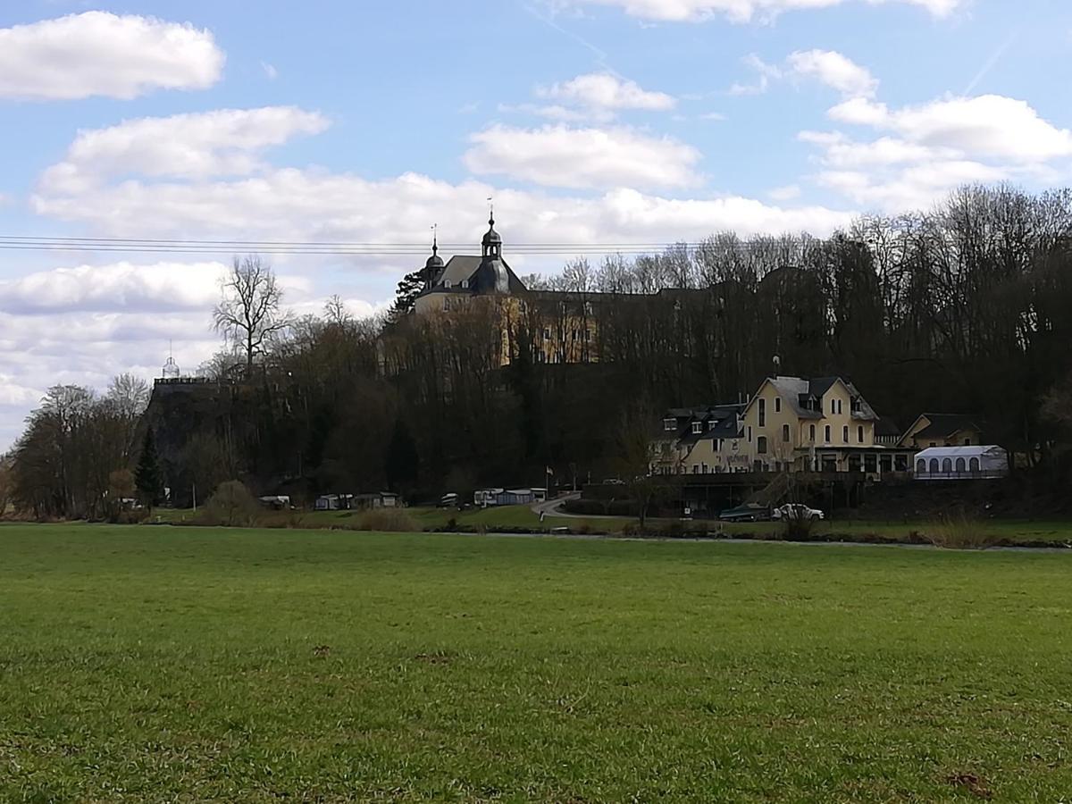 Vila Ferienhaus Am Park Diez Exteriér fotografie